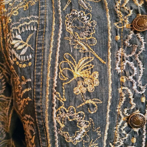 Chico’s Cropped Floral Embroidered & Sequin Denim Jacket Medium Wash - Picture 2 of 13